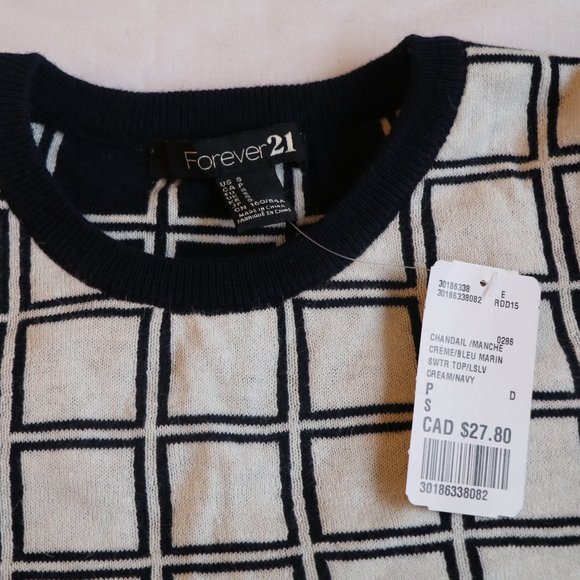 Geometric Pattern Sweater - Picture 3 of 4
